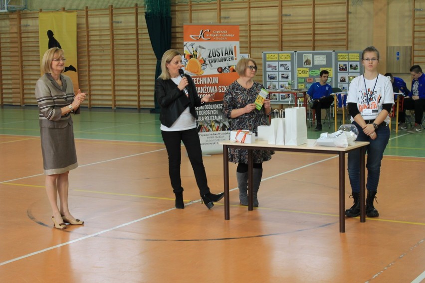 Prezentacje Edukacyjne w Chodzieży: W "szkole Hipolita" i I LO było barwnie i wesoło (FOTO)