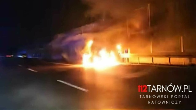 Pożar samochodu na autostradzie A4 między Tarnowem a Brzeskiem, 24.12.2023