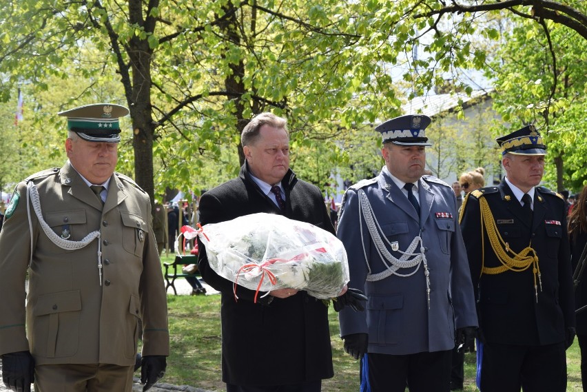 Obchody Trzeciego Maja 2019 w Suwałkach. Prezydent i wiceminister Zieliński świętowali razem [ZDJĘCIA]