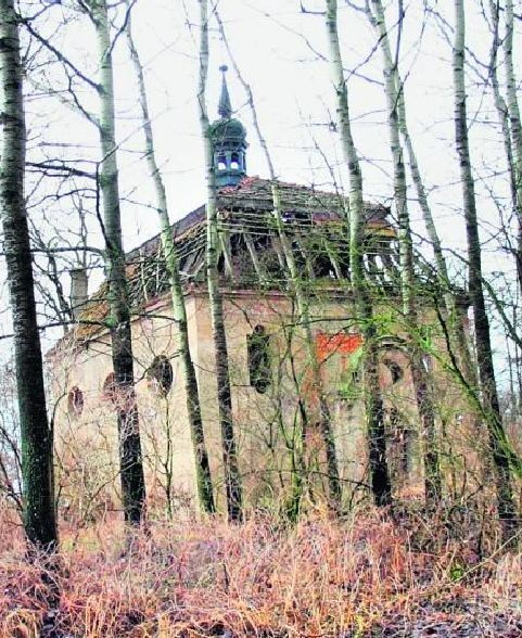 Kaplica w podwągrowieckim Niemczynie od lat jest nieużytkowana i ostatnio tylko niszczała