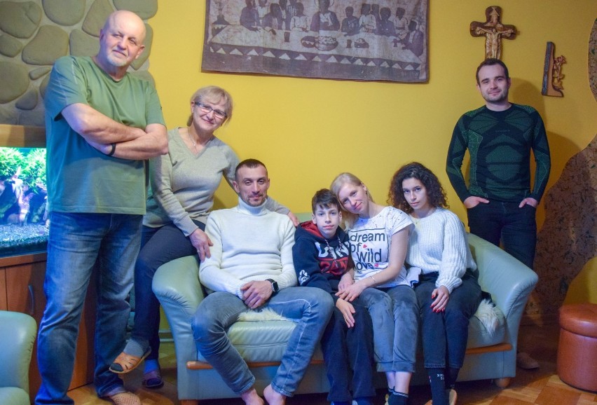 Nowa, polska-ukraińska rodzina. Nz. od lewej D. Szworak, H....