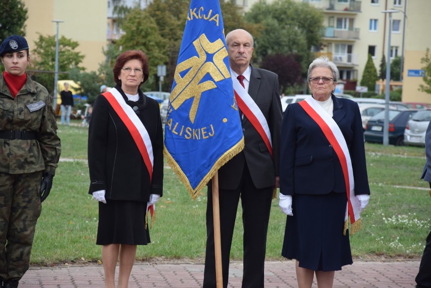 Uroczystości ku czci Bohaterów Westerplatte na osiedlu Dobrzec ZDJĘCIA