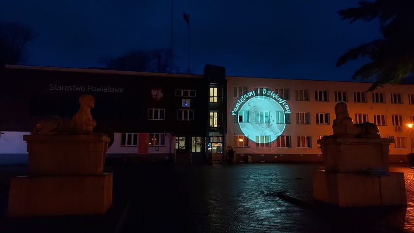 Iluminacja na budynku starostwa powiatowego w Siemiatyczach...