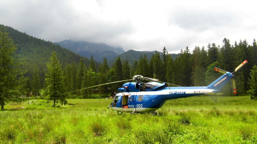 Zakopane: Awaryjne lądowanie policyjnego śmigłowca! Maszyna miała ratować turystów w górach