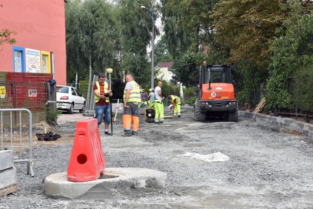 Bartoszów jest nieprzejezdny, trwa remont drogi.