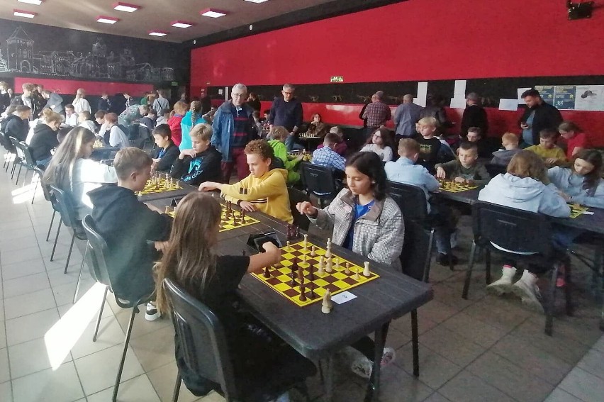 Finał wojewódzkich zmagań szachowych odbył się w sali...