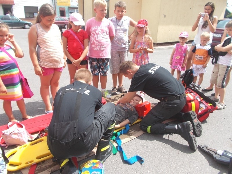 Policja w Poddębicach o bezpiecznych wakacjach