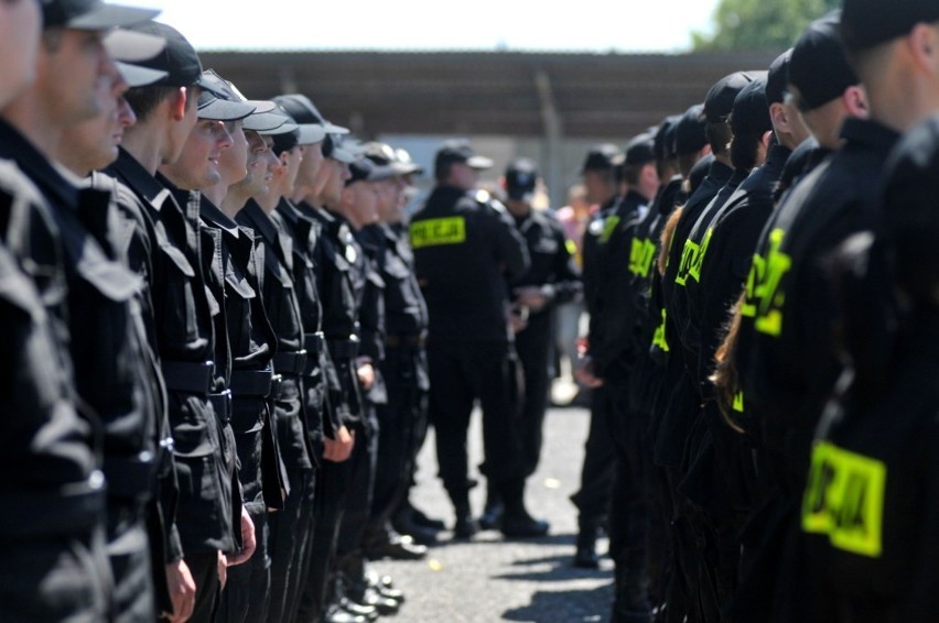 Małopolska: 132 nowych policjantów. Teraz ślubowanie, wkrótce służba [ZDJĘCIA]