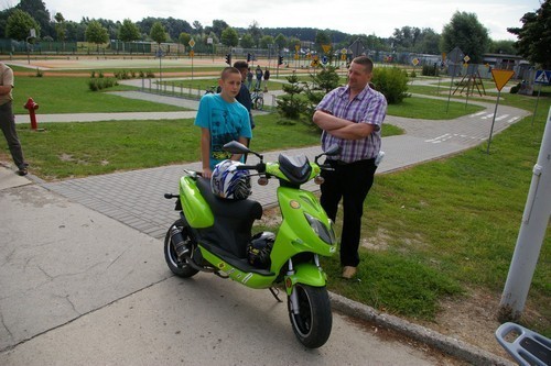 Leszno: Policjanci przeprowadzili egzamin na kartę rowerową i motorowerową [ZDJĘCIA]