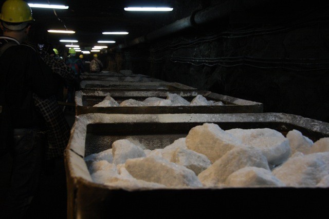 Sól wydobywana w Kłodawie trafia na drogi w całym kraju