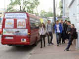 Pasażerowie narzekają na organizację przystanku podmiejskich minibusów w Piotrkowie
