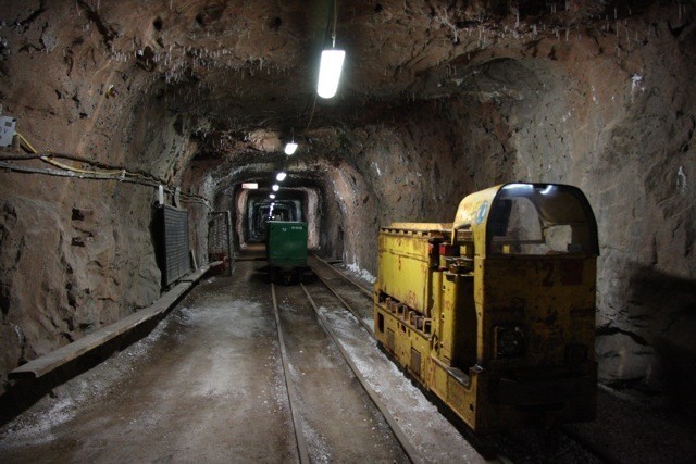 Podziemna Trasa Turystyczna w kłodawskiej kopalni soli to...