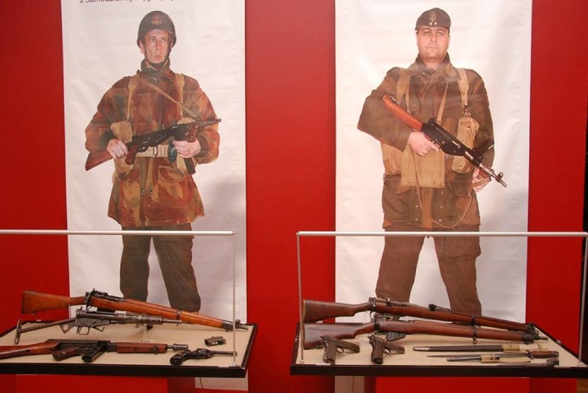 Wieluń. W muzeum otwarto nową wystawę z udziałem żołnierzy i rekonstruktorów
