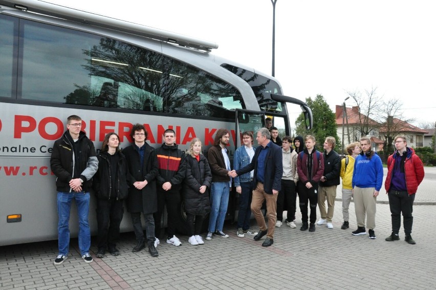 Uczniowie z ZST w Chełmie po raz kolejny licznie oddali krew. Są w czołówce honorowych krwiodawców w Polsce.  Zobacz zdjęcia