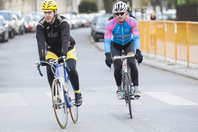 Tour De Warsaw 2015. Okrążyli Warszawę na rowerach [ZDJĘCIA]