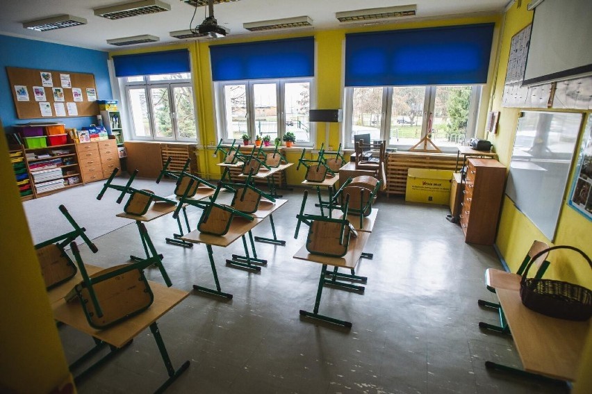 Kolejne klasy ze szkół w Bełchatowie na kwarantannie. Trzy szkoły w powiecie już pracują zdalnie