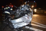 Wypadek w Styrzyńcu: Volkswagena zderzył się z tirem, nie żyje 1 osoba (ZDJĘCIA)