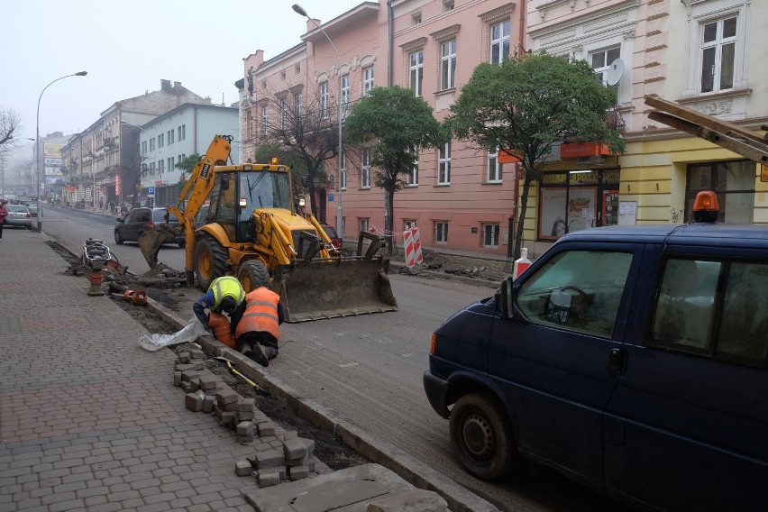 Trwa remont ul. Mickiewicza w Przemyślu, od skrzyżowania z...