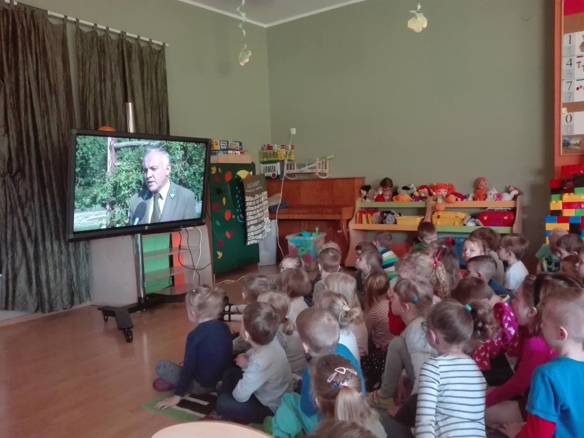 „Dzień Leśnika i Drzewiarza” w przedszkolu nr 7 w Zduńskiej...