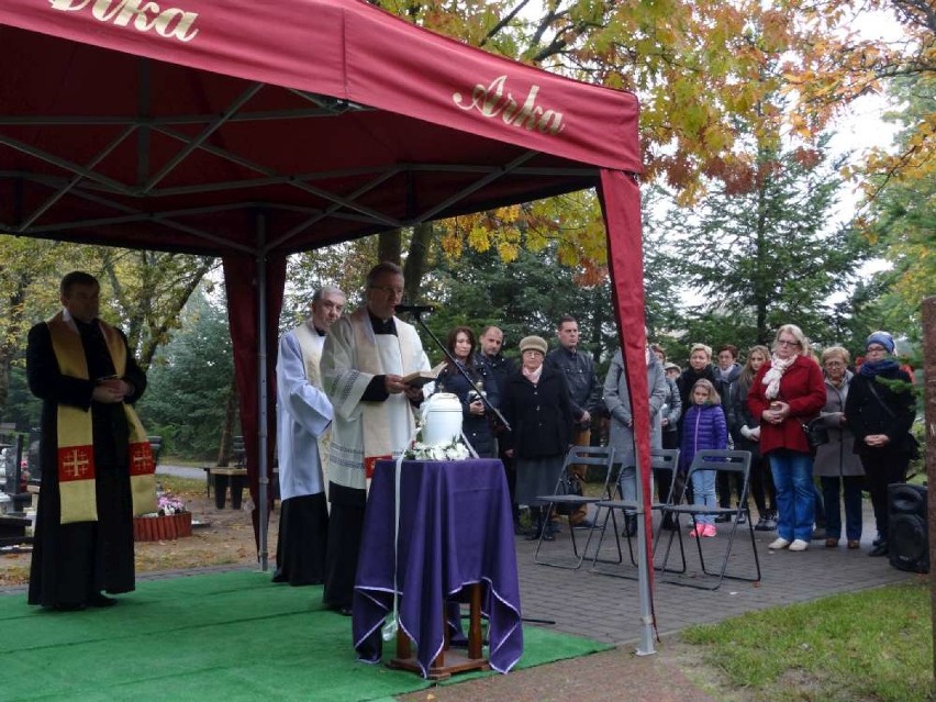 Pogrzeb dzieci utraconych na cmentarzu w Pile