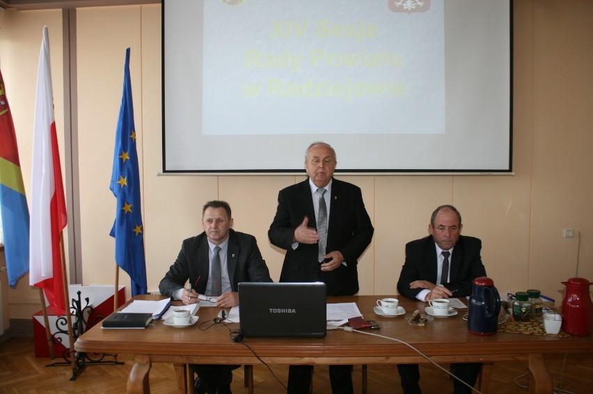 XIV sesja Rady Powiatu Radziejowskiego [zdjęcia]