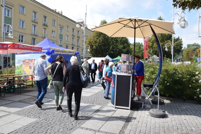 Zobacz kolejne zdjęcia. Przesuwaj zdjęcia w prawo - naciśnij...