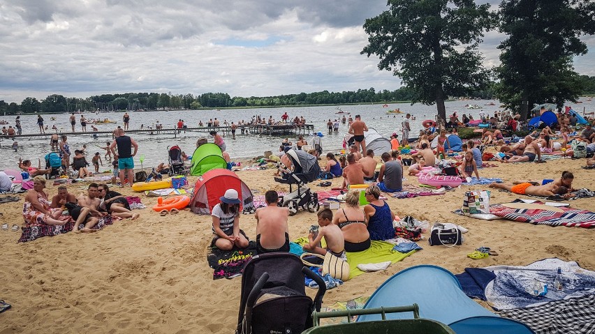 Leszno. Boszkowo przeżywa oblężenie. Na niektórych plażach trudno nawet o miejsce [ZDJĘCIA]