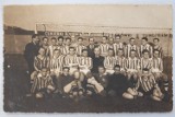 "Biały kruk" w posiadaniu kibiców Cracovii. Unikatowe zdjęcia piłkarzy i hokeistów Cracovii oraz z igrzysk w Berlinie z 1936 roku 