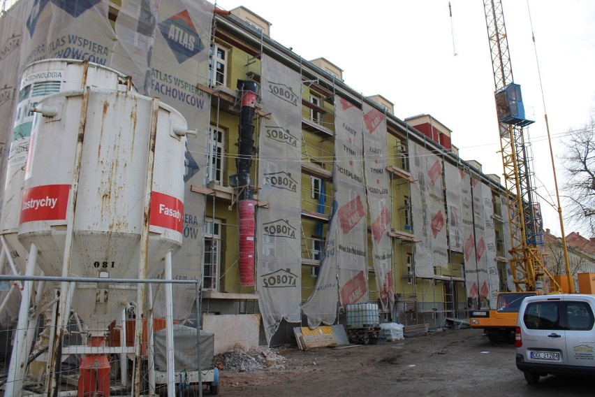 Zdjęcia z przebudowy koszarowca przy ul. Wojska Polskiego w...