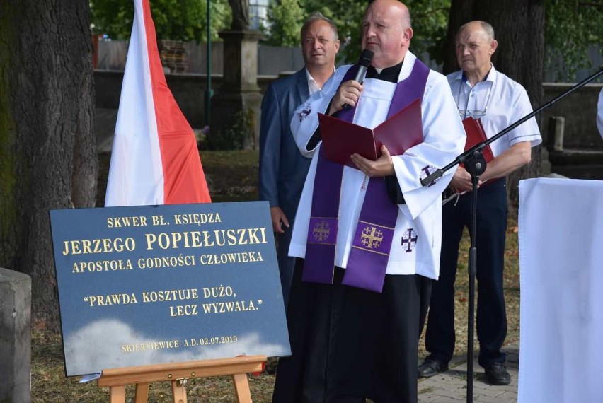 Nadanie skwerowi imienia bł. ks.Jerzego Popiełuszki. Ceremonia pochówku ekshumowanych szczątków [ZDJĘCIA]
