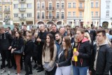 III LO w Kaliszu zorganizowało happening „Po Prostu Głosuj” na Głównym Rynku ZDJĘCIA