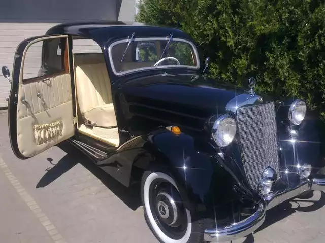 Mercedes 170 v z 1939 roku, należący do Barbary i Krzysztofa Szajek ze Zbąszynia