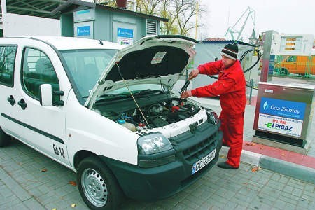 Podwyżka akcyzy na auto-gaz o 305 zł może wpłynąć na wzrost cen od kilkunastu do 20 gr 
na litrze.



























 Fot. Robert Kwiatek