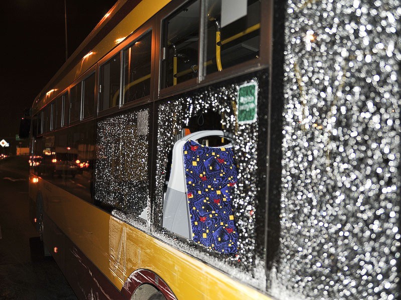 Wypadek na Kopcińskiego w Łodzi. Jedna osoba w szpitalu