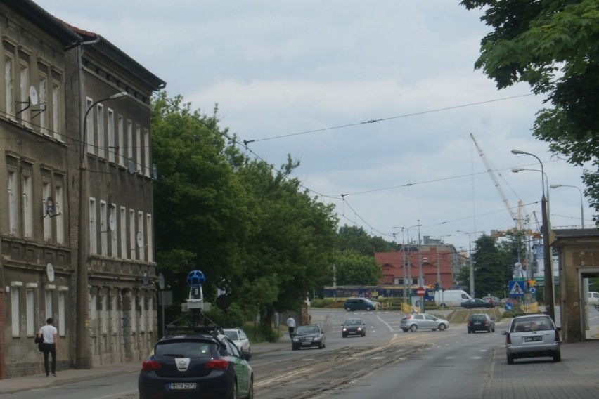 Samochód Google Street View na dziurawej ul.Warszawskiej