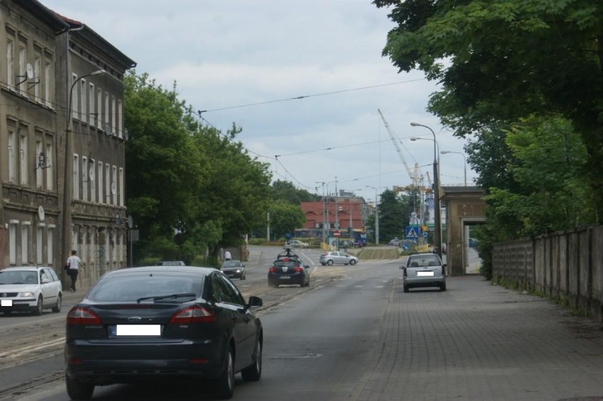 Samochód Google Street View na dziurawej ul.Warszawskiej
