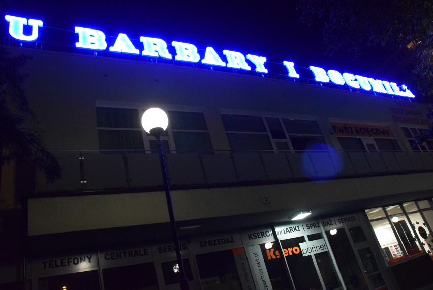 Neon "U Barbary i Bogumiła" na kaliskim osiedlu Kaliniec...