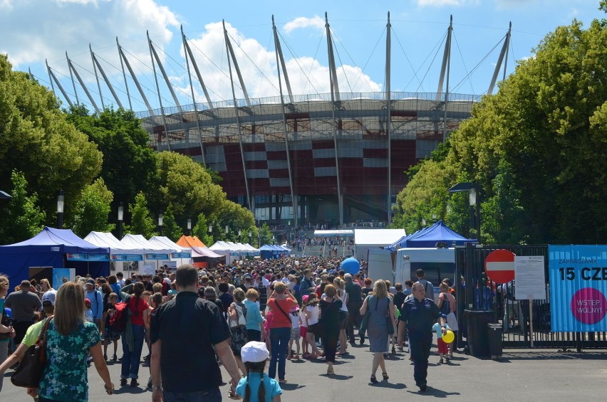 Uczestnicy tłumnie przybyli na Stadion Narodowy. Fot....