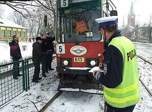 Na ul. Zabrzańskiej w Bytomiu-Szombierkach tramwaj potrącił pieszego