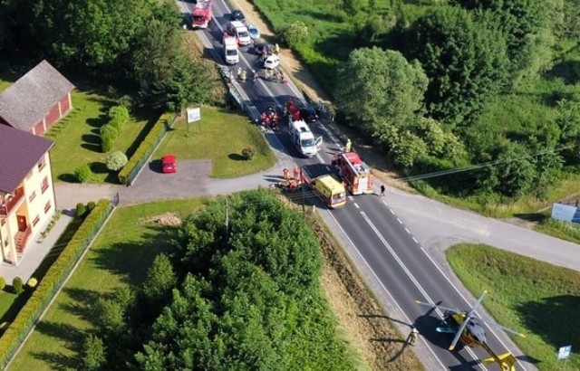 Wypadek w Gorzeniu na DK 28. Widok z drona