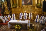 Uroczysta suma odpustowa w Bazylice Katedralnej w Kielcach. Mszy świętej przewodniczył arcybiskup Henryk Jagodziński [WIDEO, ZDJĘCIA]
