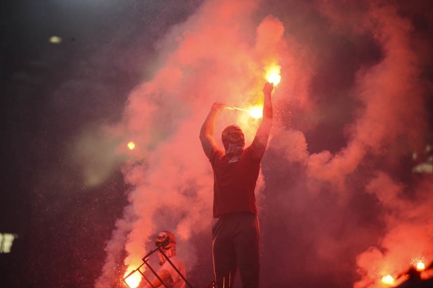 Niesamowita oprawa na meczu Wisła Kraków - Lech Poznań