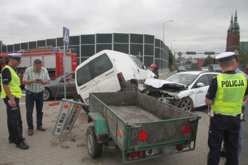 Groźny wypadek w centrum Kielc (WIDEO, ZDJĘCIA)