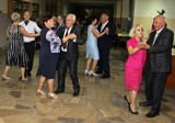 Seniorzy świętowali w Busku-Zdroju. Słodycze od burmistrza i... szalone tańce (ZDJĘCIA)