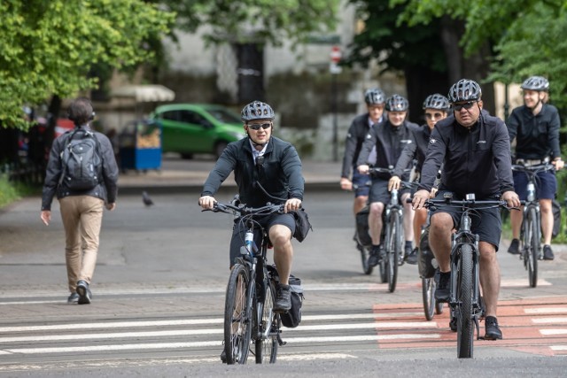 Przekazanie nowych rowerów dla policjantów