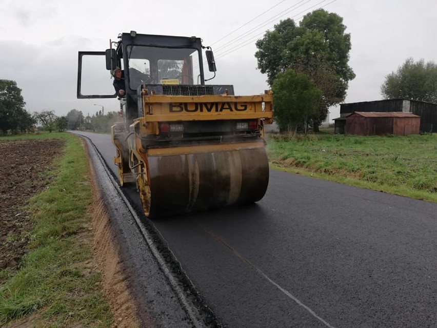 Gm. Widawa. Mieszkańcy  Izydorowa mają  asfaltową drogę