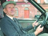 81-letni mieszkaniec Ścinawki radzi, jak zdać egzamin na prawo jazdy