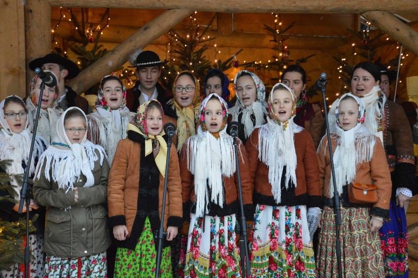 Zakopane gotowe na święta. Otwarto szopkę bożonarodzeniową [ZDJĘCIA]