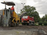 Robota ruszyła, zrywają asfalt. Dworzec w Goleniowie wkrótce zniknie