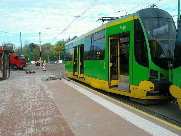Testowa jazdy tramwajów po rondzie Jana Nowaka-Jeziorańskiego przeprowadzane były jeszcze w kwietniu